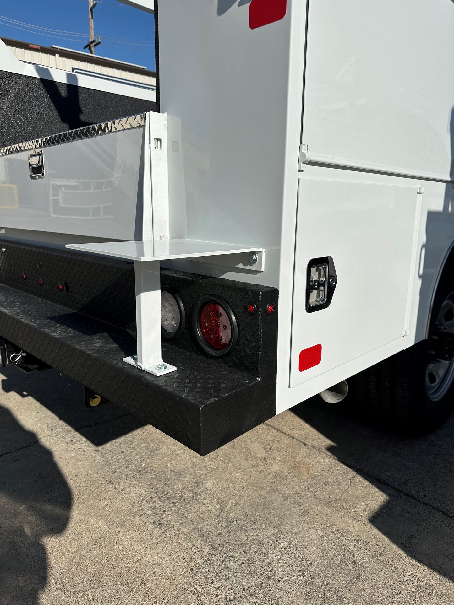 service body vise bracket